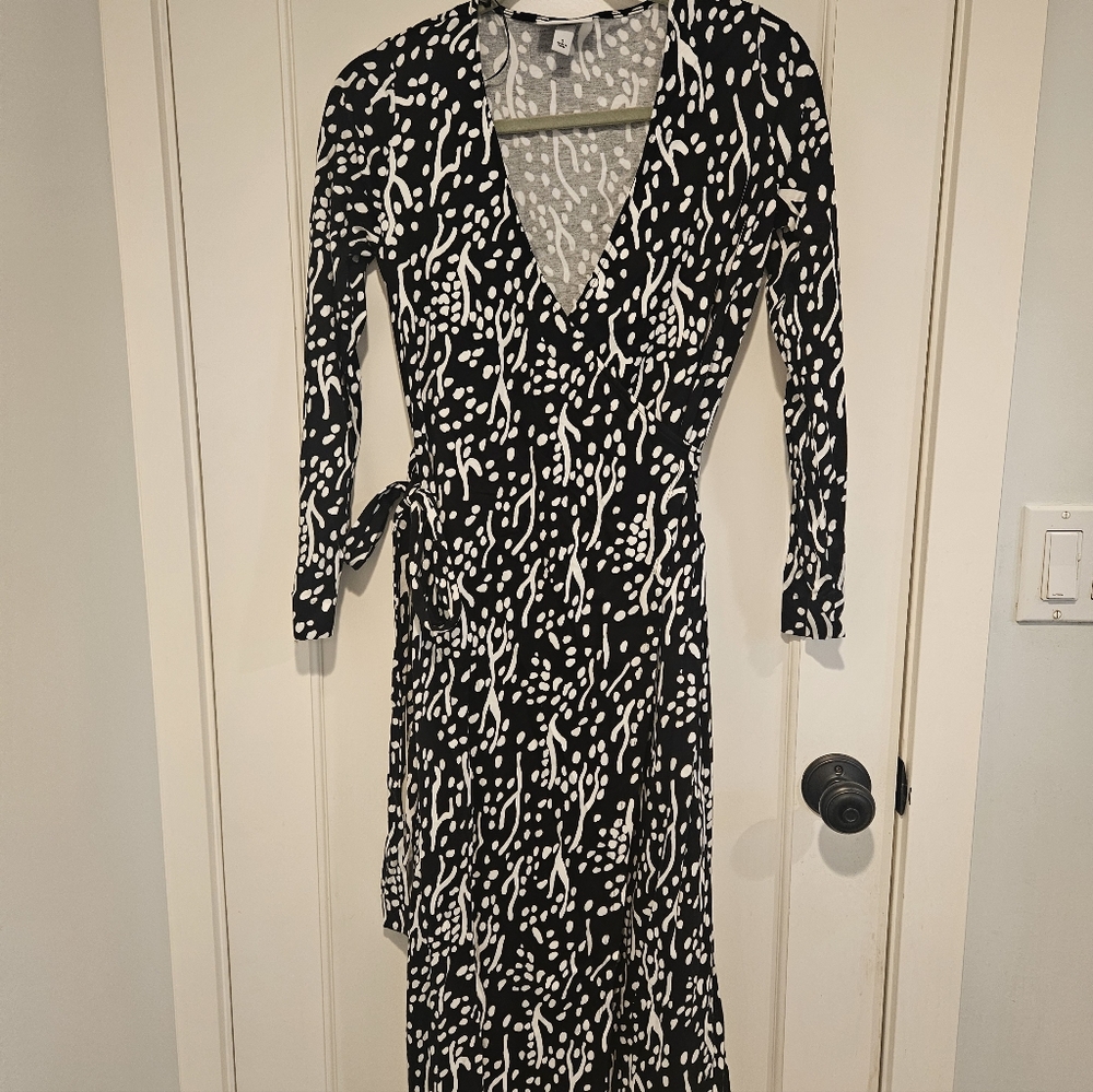 Diane Von Furstenberg Black & White Printed Wrap Dress
